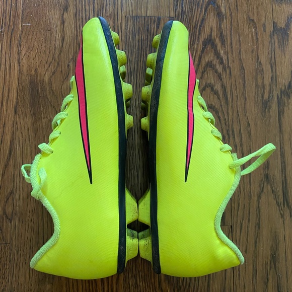 Nike Soccer Shoes Sz 4Y Yellow Pink Swoosh Mercurial 651642-760 Youth Cleats - Picture 4 of 7